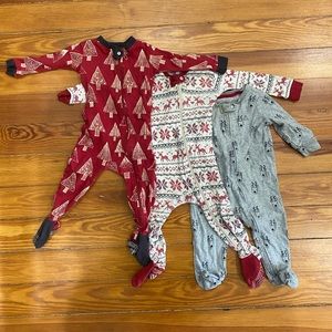 Burt’s bees baby and gap 6-9m holiday footie bundle
